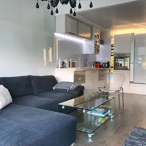 Luxury Sea View Bulldog Place Apartment